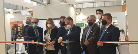L’Unione incontra il Salone dell’Accoglienza a Riva del Garda – Taglio del nastro con il Ministro Garavaglia