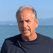 LA SPONDA VENETA DEL GARDA GENERA UNA RICCHEZZA DI 2,7 MILIARDI DI EURO SEI COMUNI NELLA CLASSIFICA DEI PRIMI 100 E TRE NELLA TOP 20 E IN DIECI ANNI 40% DI TURISTI IN PIU’  DE BENI, FEDERALBERGHI: “NUMERI CHE IMPONGONO UNA RIFLESSIONE, INVESTIAMO IN QUALITA’”