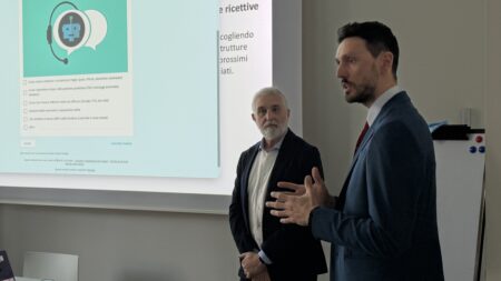 IL FUTURO ENTRA NEGLI HOTEL: A PESCHIERA SI IMPARA AD “ADDESTRARE” L’AI